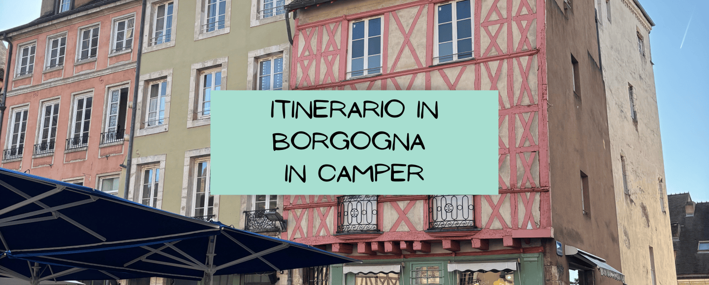 Itinerario in Borgogna in camper: case a graticcio colorate nel centro storico di Chalon-sur-Saône